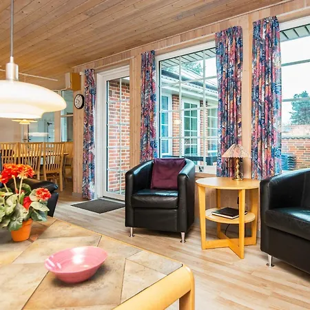 度假居 4 Star Holiday Home In Oksbol